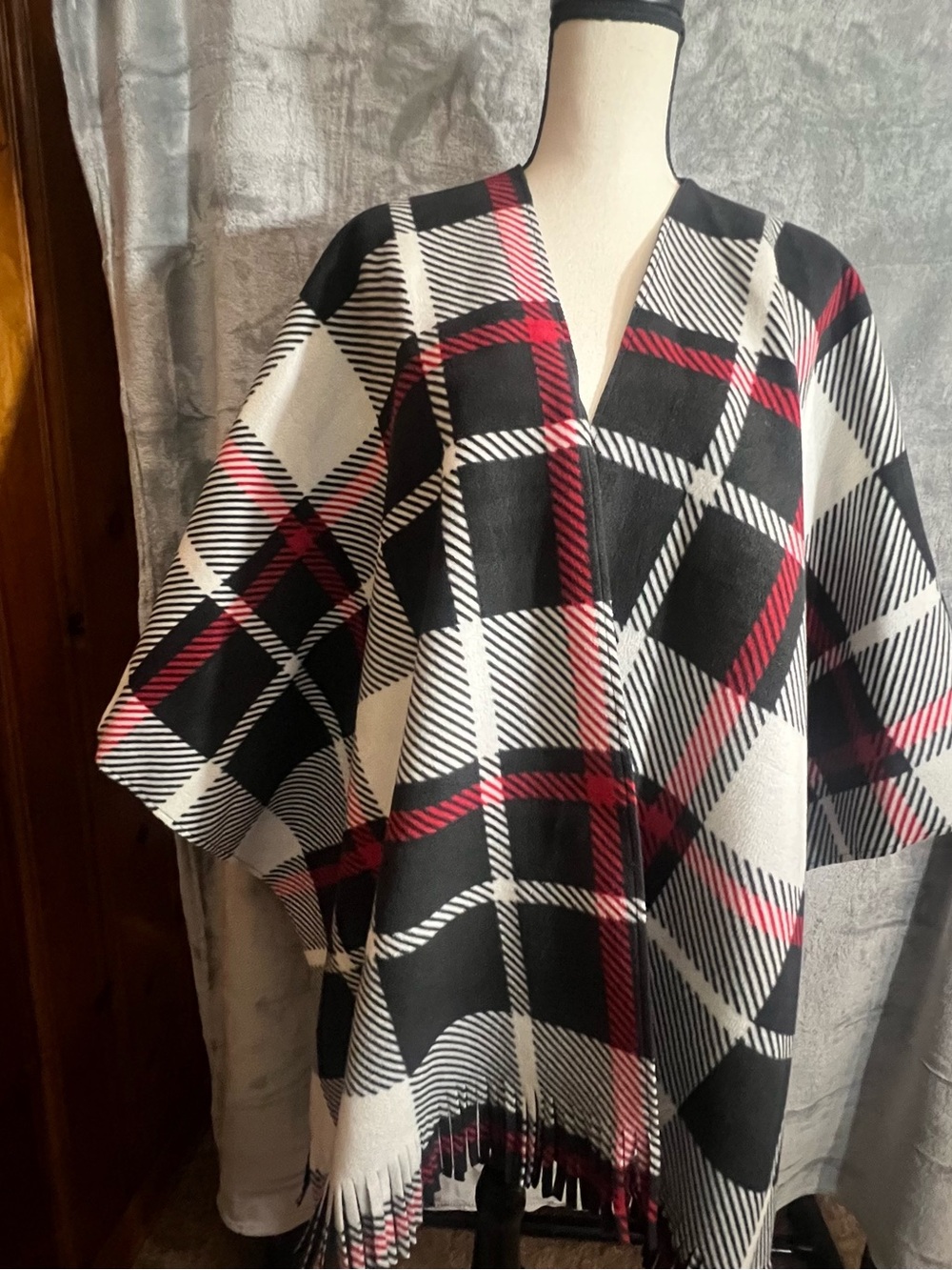 Plaid Open-Front Fringe Poncho - Black, White & Red